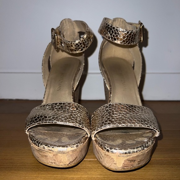 Stuart Weitzman Gold Alligator Cork Wedges - Picture 3 of 8